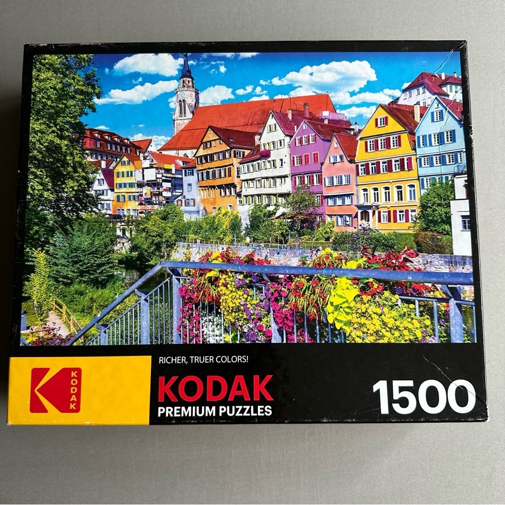 KODAK Premium 1500pc puzzle, colorful European houses with flowers